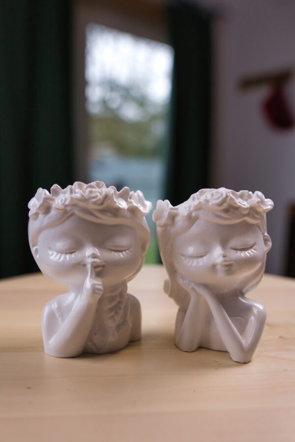 Stojan na sviečku – dievčatko