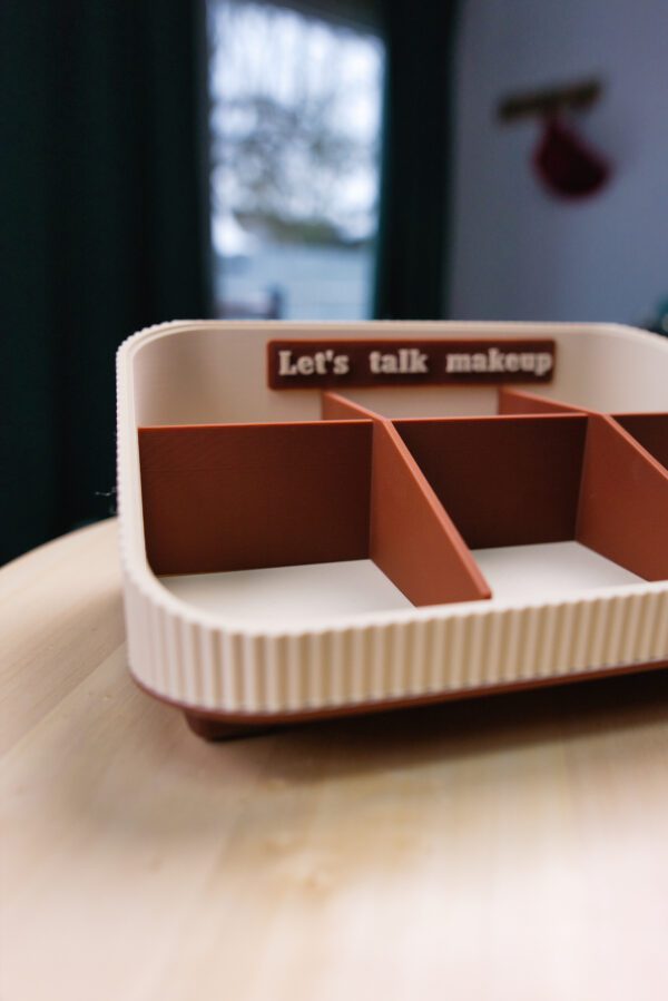 Elegantný organizér na kozmetiku