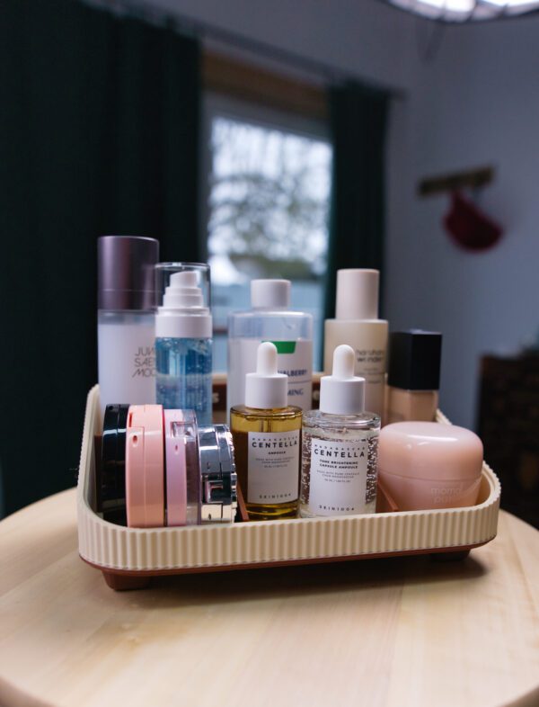 Elegantný organizér na kozmetiku