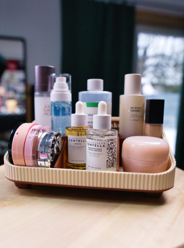 Elegantný organizér na kozmetiku