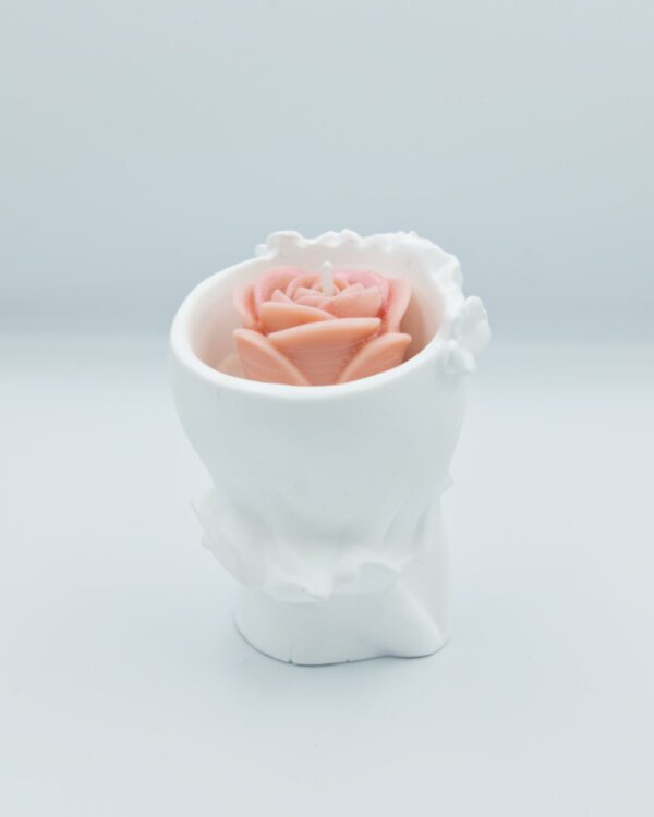 Dievčatko so sviečkou