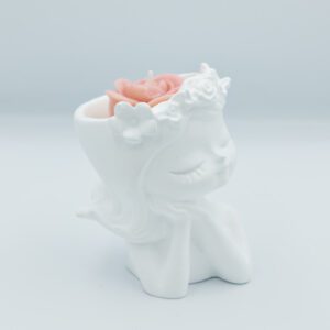 Dievčatko so sviečkou