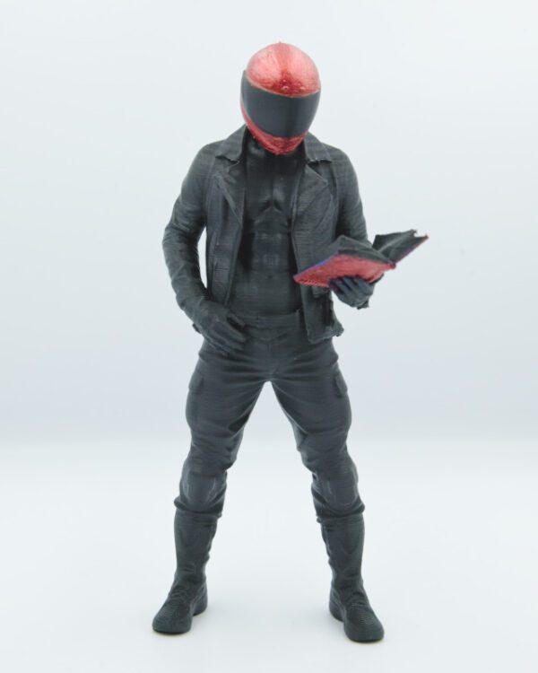 Postavička bikera s knihou - červená