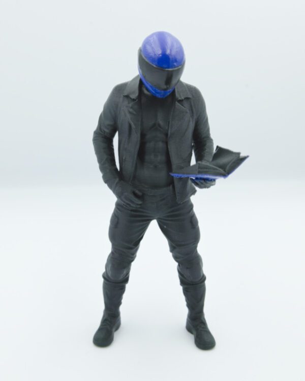 Postavička bikera s knihou - fialová