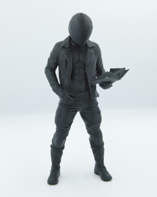 Postavička bikera s knihou - nenamaľovaná