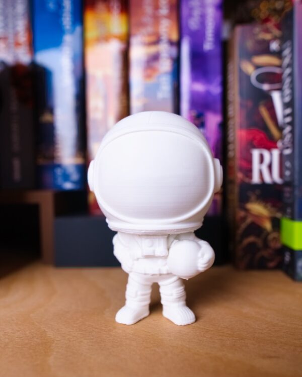 kozmonaut model postavicka 3D print tlac dekoracia kniha knihy kniznica