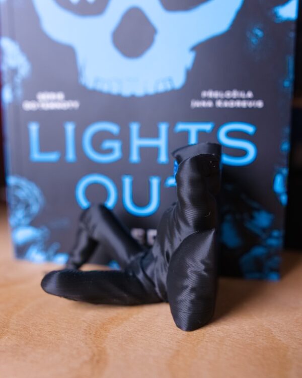 p1023361 lights out figurka postavicka print josh