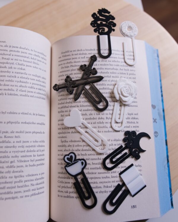 sada zaloziek do knihy